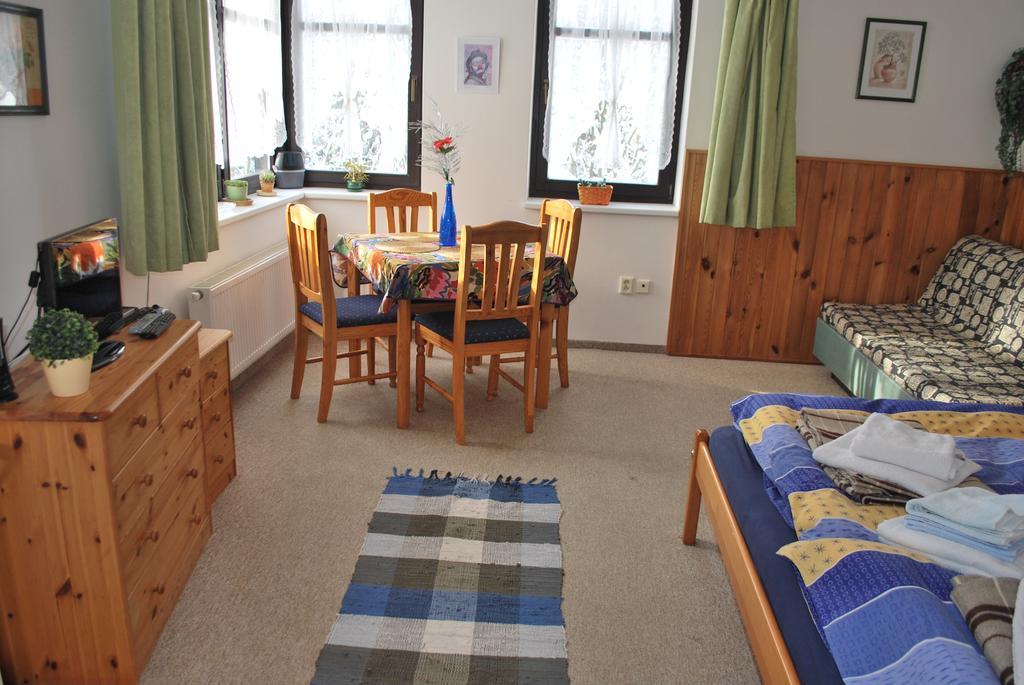 הַרָכוֹב M+M Apartman חדר תמונה